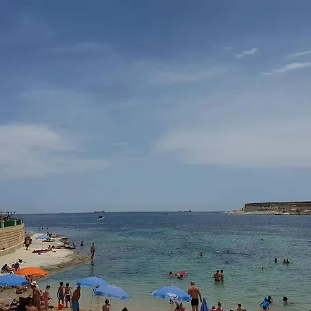 아파트 Munxar Holiday